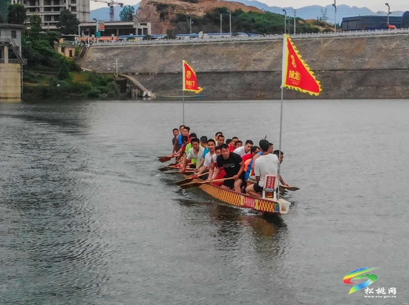 松桃：百舸爭流！端午節(jié)龍舟賽前火熱訓(xùn)練中
