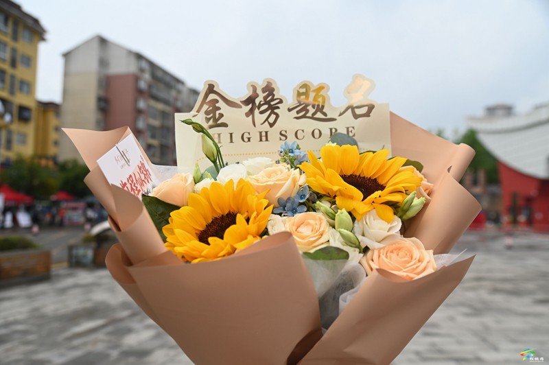 高考海采：致青春  頂峰見(jiàn)