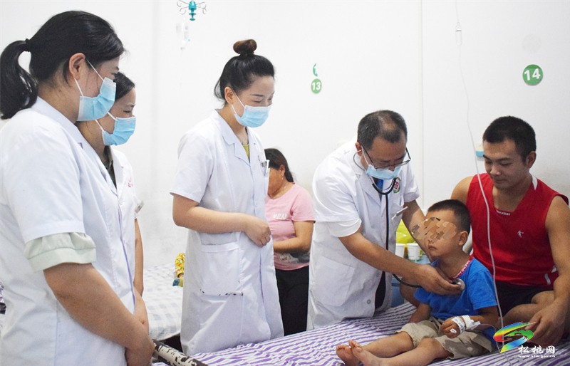 藥線點灸 苗醫(yī)藥小兒推拿  百姓在家門口便能免費體驗