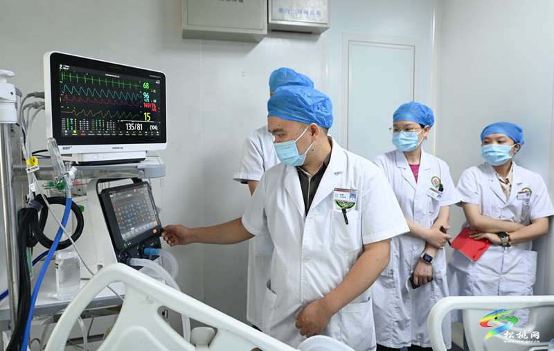松桃民族中醫(yī)院重癥醫(yī)學(xué)科：?24小時在崗 守護(hù)患者生命安全