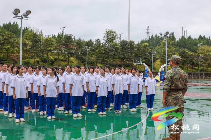 縣中等職業(yè)學(xué)校舉行2024級(jí)新生軍訓(xùn)動(dòng)員大會(huì)