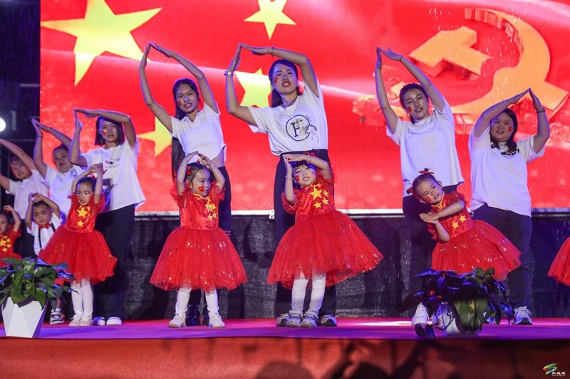 烏羅幼兒園開展十周年園慶暨2024年國慶節(jié)文藝匯演活動(dòng)