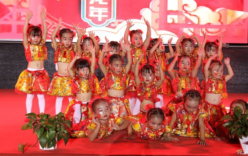 烏羅幼兒園開展十周年園慶暨2024年國慶節(jié)文藝匯演活動(dòng)
