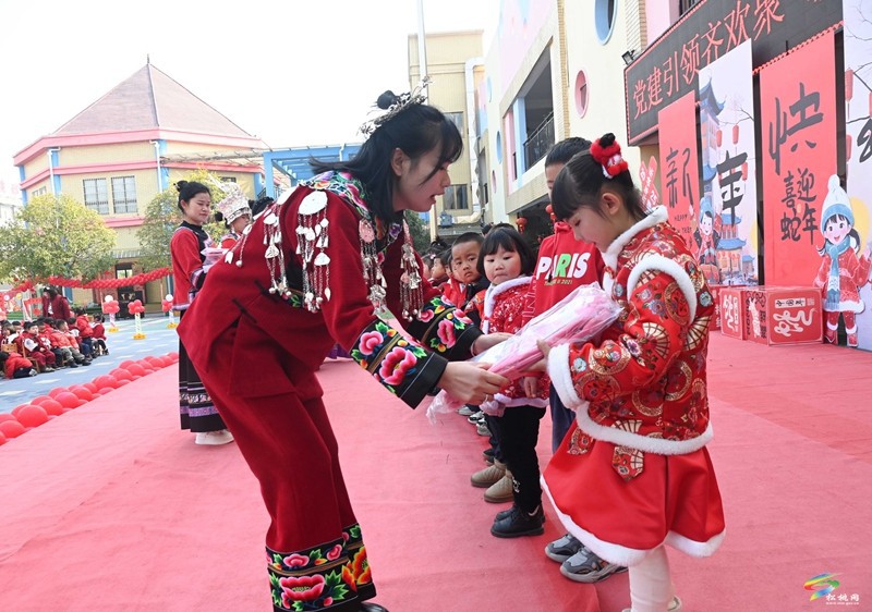 縣第三幼兒園：歡喜迎新年