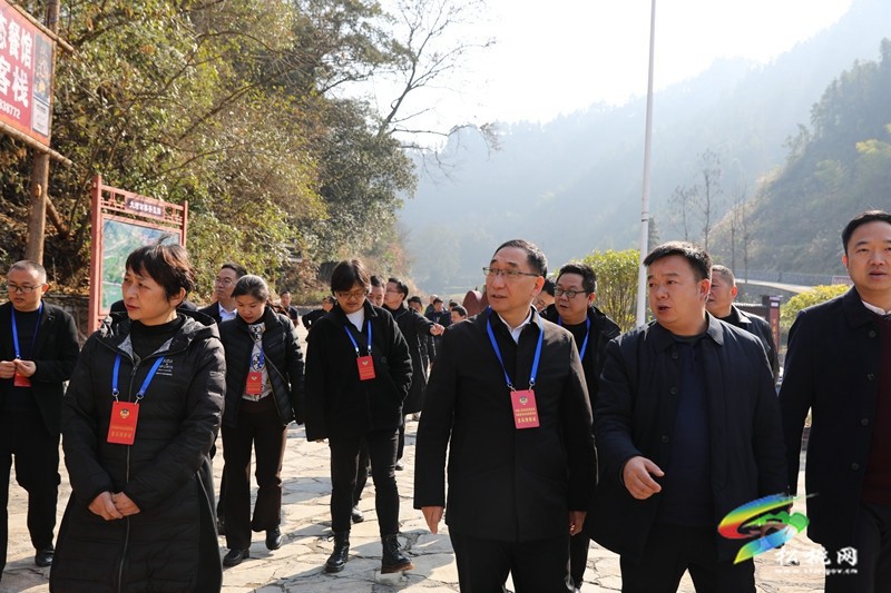 政協(xié)第十五屆松桃苗族自治縣委員會(huì)常務(wù)委員會(huì)第10次會(huì)議召開
