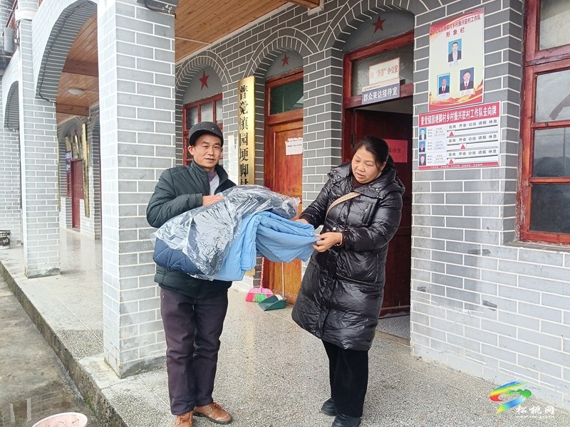 普覺鎮(zhèn)持續(xù)開展寒冬送溫暖關(guān)愛行動(dòng)