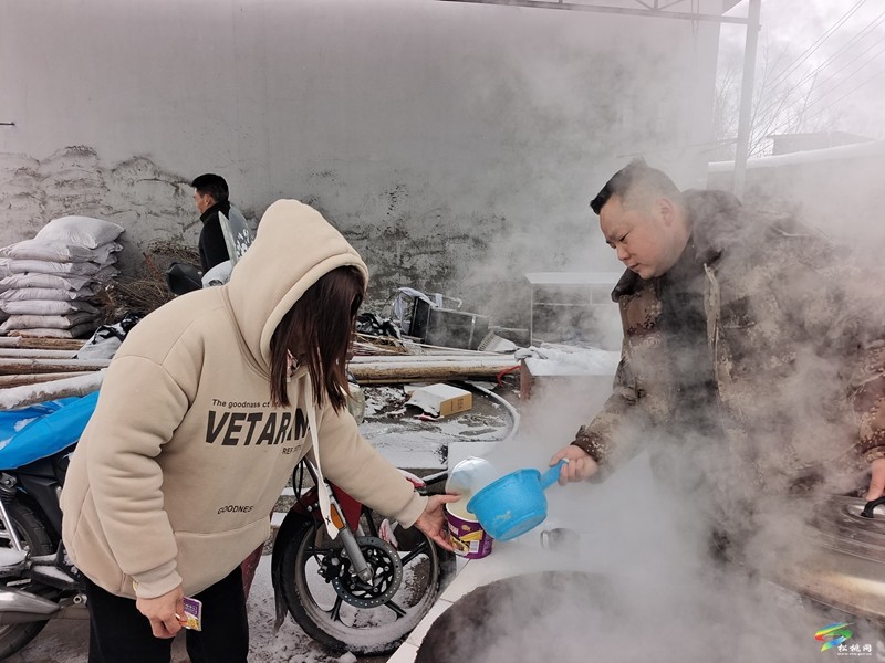 松桃：抗凝凍保暢通 積極應(yīng)對(duì)雨雪天氣