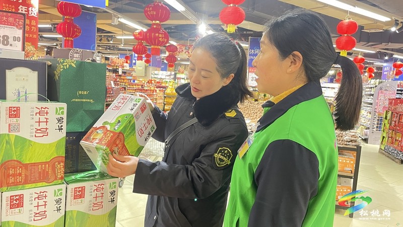 【新春走基層】松桃開展春節(jié)前食品安全專項檢查及宣傳活動