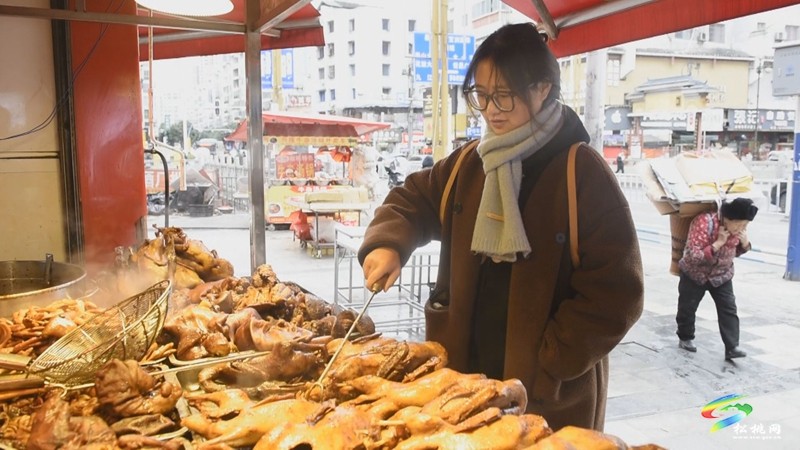 【網(wǎng)絡中國節(jié)·春節(jié)】松桃：鹵鴨走俏 這個年真有“味”