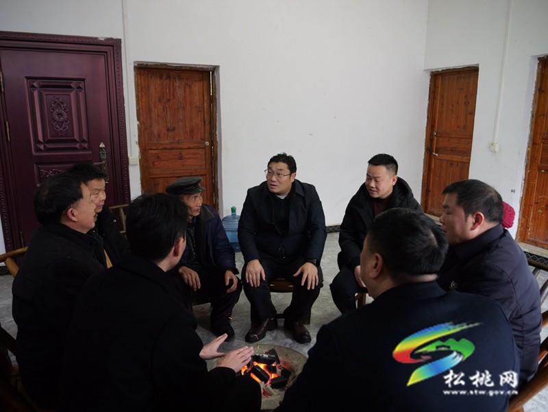 吳廷友開展春節(jié)慰問