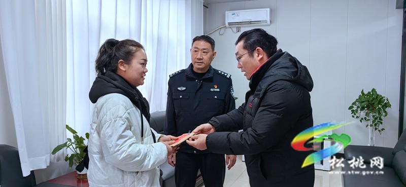 吳廷友開展春節(jié)慰問