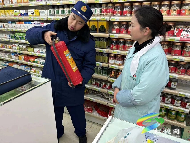 松桃消防開展節(jié)后復(fù)工復(fù)產(chǎn)消防安全檢查