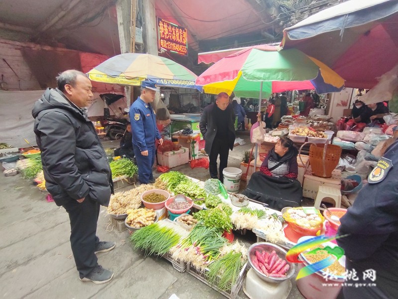 松桃消防開展節(jié)后復(fù)工復(fù)產(chǎn)消防安全檢查