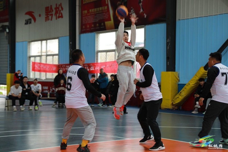 全民運(yùn)動(dòng)賀新春：春之健“運(yùn)動(dòng)松桃”——3V3籃球?qū)官愰_(kāi)幕