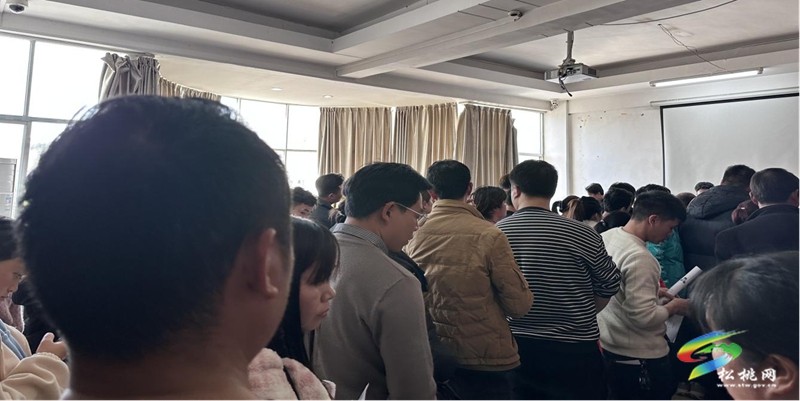松桃：龍行龘龘新氣象 政務(wù)服務(wù)開門紅