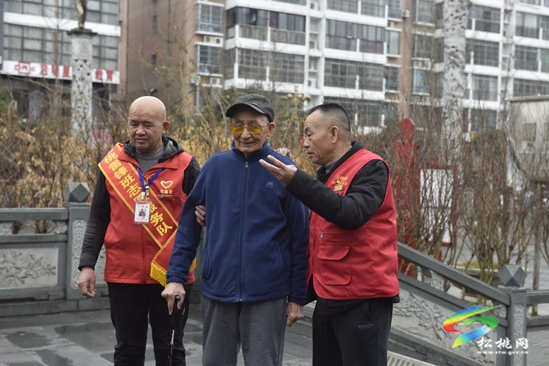 松桃舉行2024年“學(xué)雷鋒·文明實(shí)踐我行動”主題活動啟動儀式暨學(xué)雷鋒新時代文明實(shí)踐志愿服務(wù)集中示范活動