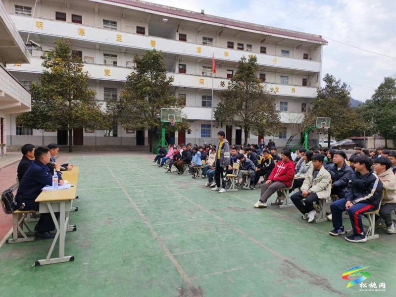 沙壩河鄉(xiāng):開展法治宣傳進(jìn)校園活動(dòng)