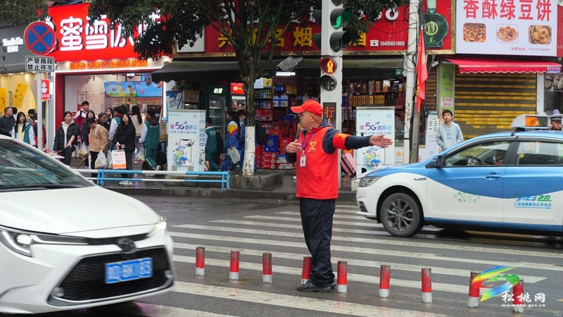 松桃：弘揚雷鋒精神 文明交通志愿行