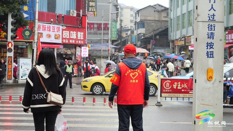 松桃：弘揚雷鋒精神 文明交通志愿行