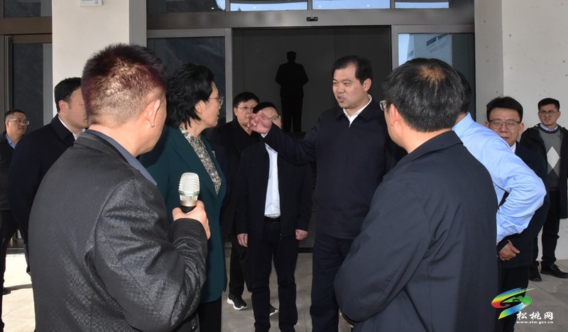 湘西州考察團到我縣考察“錳三角”礦業(yè)污染綜合治理工作