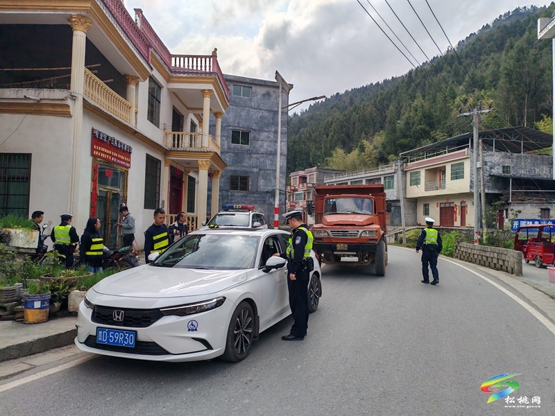 普覺(jué)鎮(zhèn)開(kāi)展“清明節(jié)”前道路交通安全專項(xiàng)整治行動(dòng)