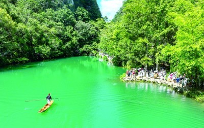 《光明日報》：奮力打造習(xí)近平文化思想生動實踐地 加快建設(shè)多彩貴州文化強省