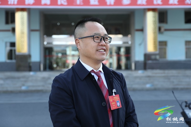 縣十七屆人大三次會議進行第二次分組審議
