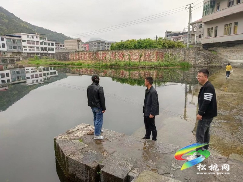 普覺(jué)鎮(zhèn)聯(lián)合開(kāi)展汛期河道安全巡查