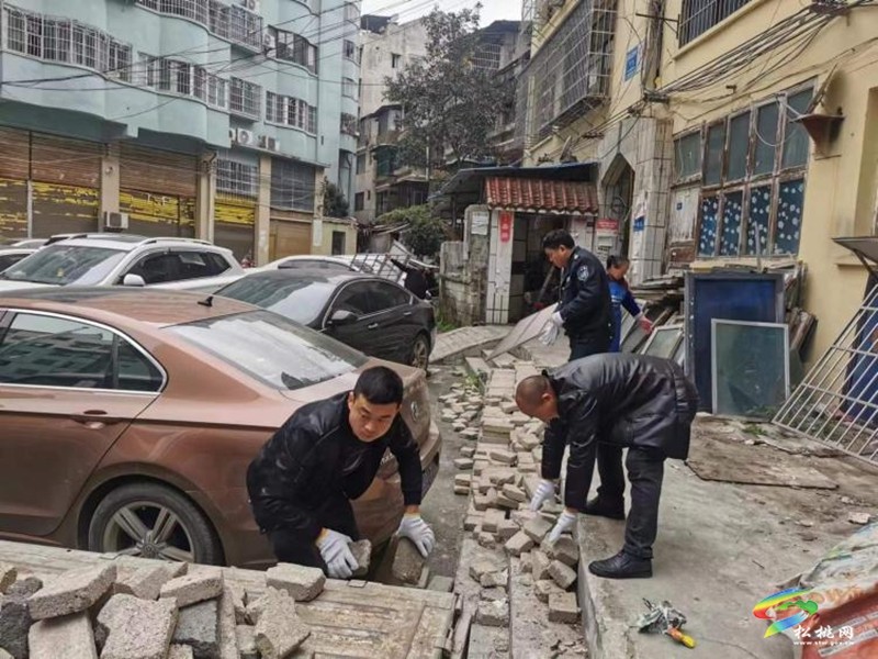 縣人民檢察院開展環(huán)境衛(wèi)生整治志愿服務活動