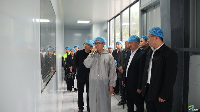 永安鄉(xiāng)瑪瑙山泉飲用水有限公司舉行開業(yè)慶典活動