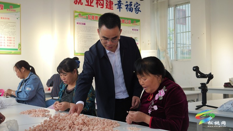 【奮進的春天】松桃:社區(qū)微工廠 靈活促就業(yè)