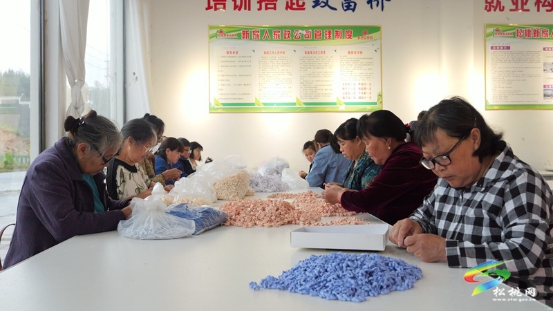 【奮進的春天】松桃:社區(qū)微工廠 靈活促就業(yè)
