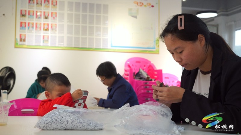【奮進的春天】松桃:社區(qū)微工廠 靈活促就業(yè)