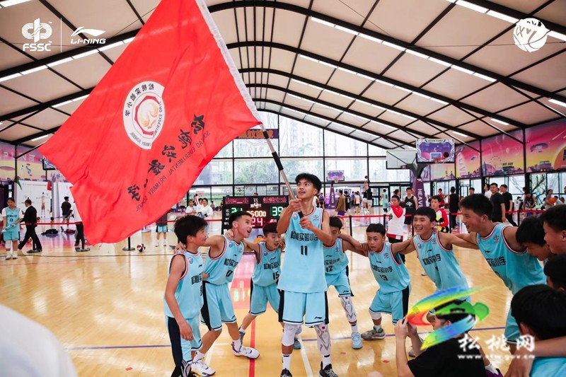 厲害了！這群籃球少年們攜冠歸來