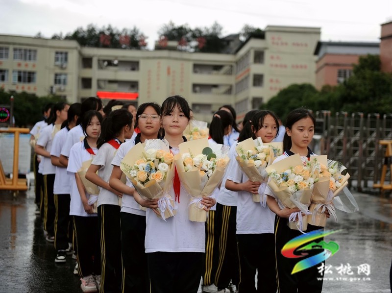 厲害了！這群籃球少年們攜冠歸來