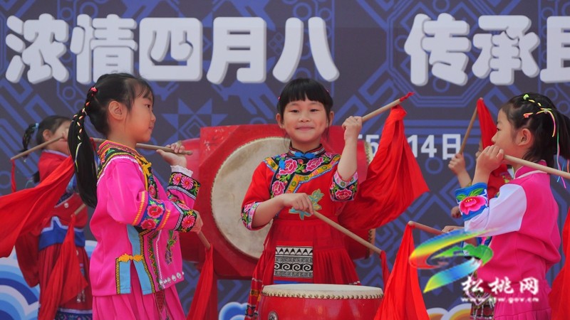 松桃實(shí)驗(yàn)幼兒園:萌娃多彩活動喜迎“四月八”