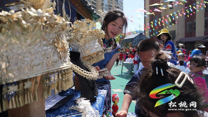 松桃實(shí)驗(yàn)幼兒園:萌娃多彩活動喜迎“四月八”