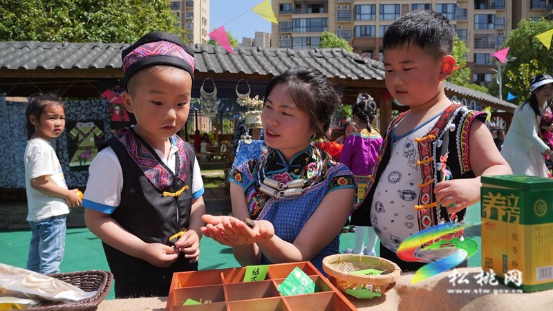 松桃實(shí)驗(yàn)幼兒園:萌娃多彩活動喜迎“四月八”