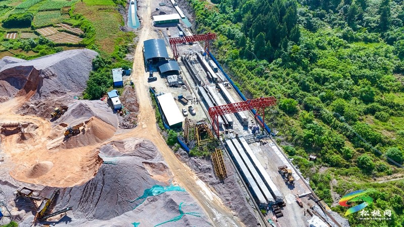 搶工期 保暢通！G352松桃太平營至孟溪公路改擴建工程火熱施工中