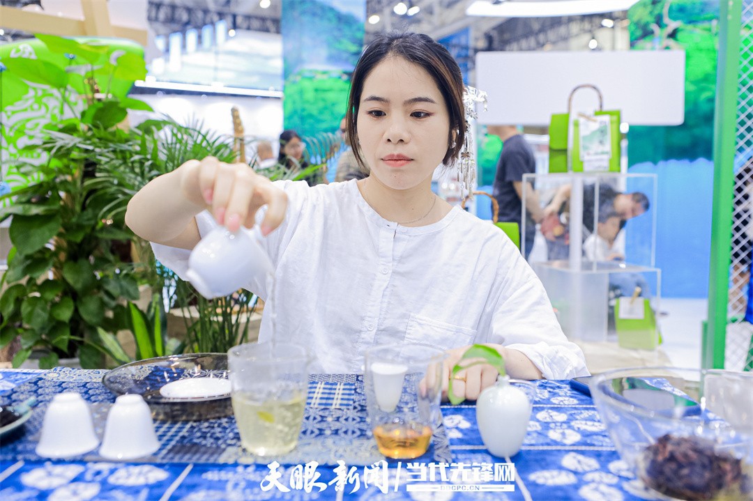 天眼觀文博｜一盞茶里品非遺 文博會(huì)上的貴州“茶”事