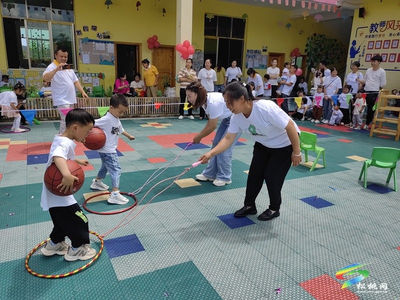 大路鎮(zhèn)航天幼兒園舉辦“大手牽小手，一起來加油！”文藝匯演活動