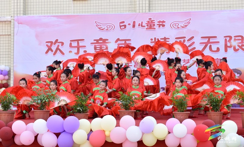 松桃：多彩活動(dòng)迎“六一”