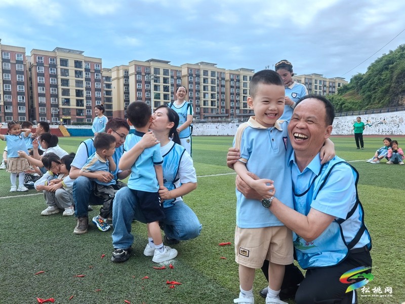 希望城睿陽幼兒園舉辦:“六一”兒童節(jié)親子活動(dòng)