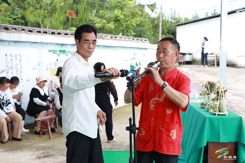 【網(wǎng)絡(luò)中國節(jié)·端午】大坪場鎮(zhèn)鎮(zhèn)江村：粽子飄香迎端午 幸福和諧鄰里情