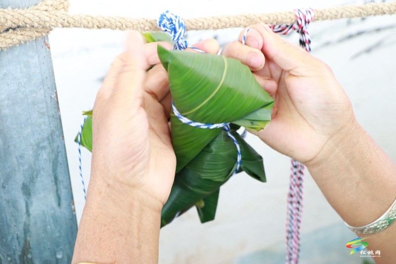 【網(wǎng)絡(luò)中國節(jié)·端午】大坪場鎮(zhèn)鎮(zhèn)江村：粽子飄香迎端午 幸福和諧鄰里情