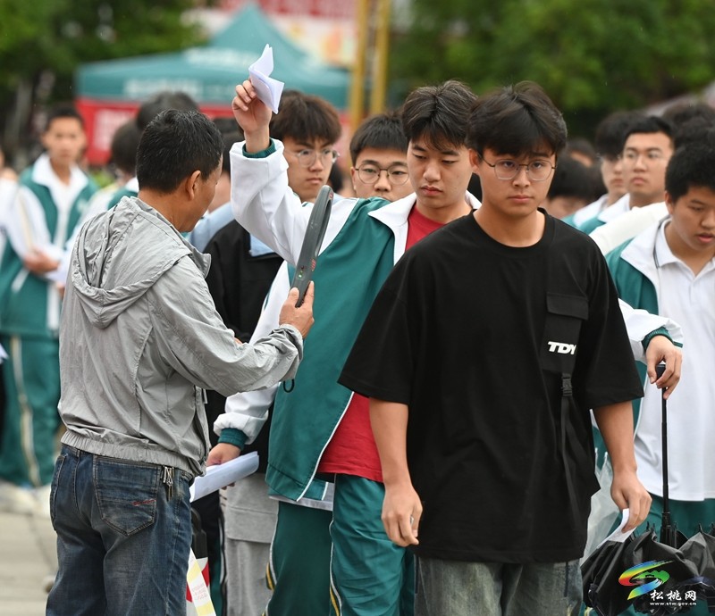 松桃：4799名學(xué)子奔赴考場