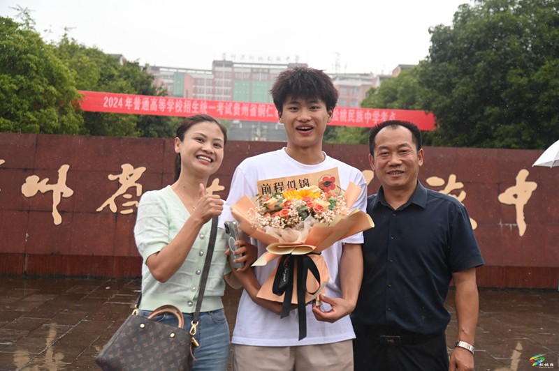 高考海采：致青春  頂峰見(jiàn)