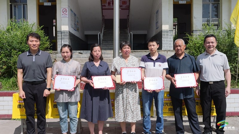 【粵黔協(xié)作·莞愛銅行】東莞市中堂鎮(zhèn)新階聯(lián)及中堂鎮(zhèn)天安數(shù)碼城來松開展公益助學(xué)活動(dòng)