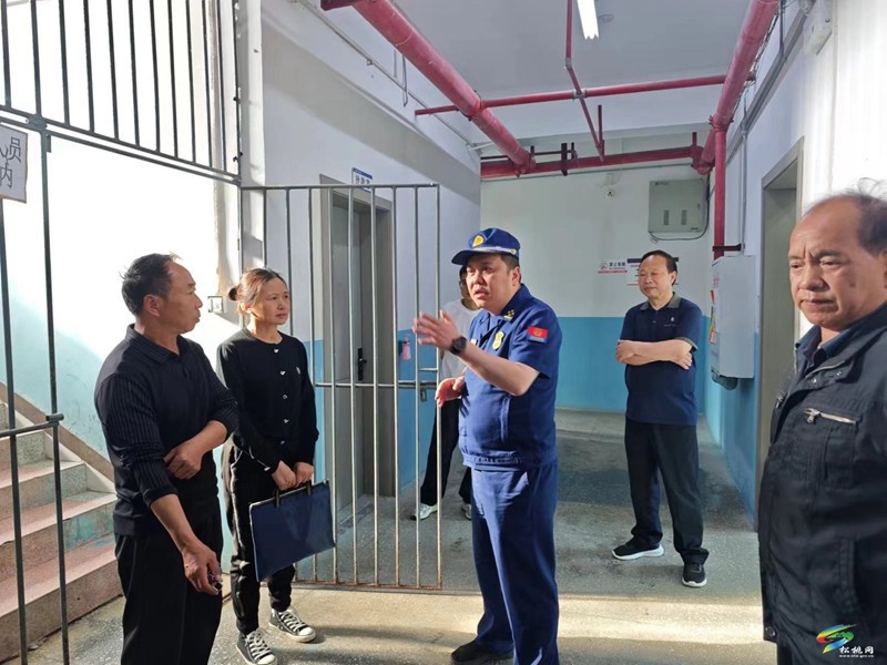 松桃消防多舉措開展“拆窗破網(wǎng)”整治行動(dòng)