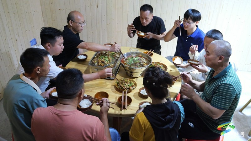 消暑納涼、美食美景、休閑游玩......來這里解鎖溶洞打開新方式